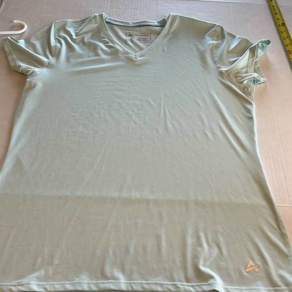 Artic Cool Hydrofreeze X Technology V-Neck Short Sleeve Lt Green T-Shirt. Size L - Picture 4 of 8